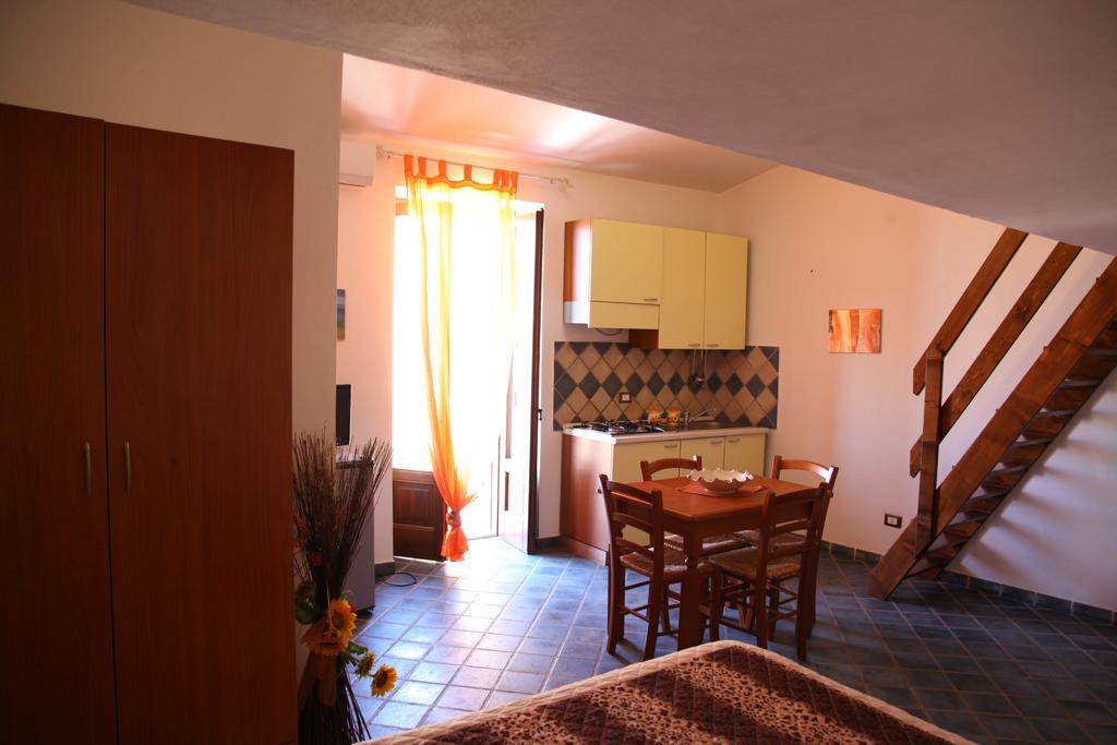 Case Albergo Al Cortiletto Ліката Екстер'єр фото